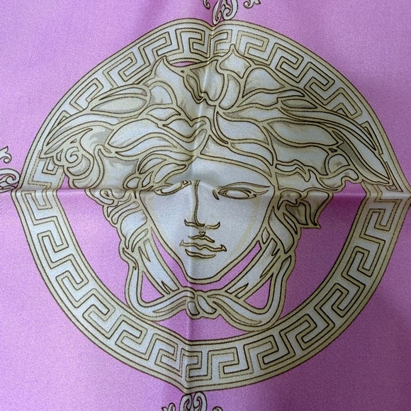 New In Box ✨ VERSACE Pink / Gold Medusa Silk Scarf Twilly - Picture 3 of 16